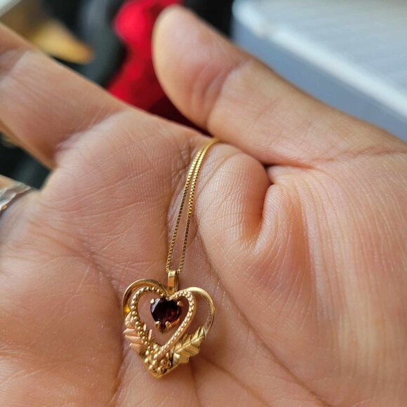 Black Hills Gold Garnet Heart set Jewels